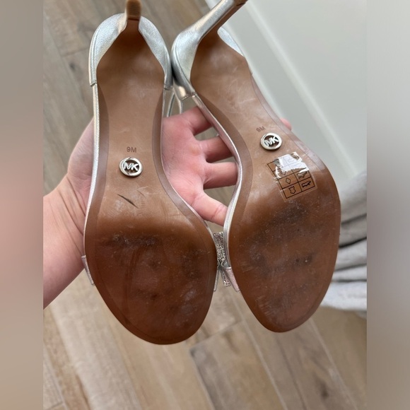 MICHAEL KORS PARIS SANDAL SILVER Size 9 - Picture 4 of 6